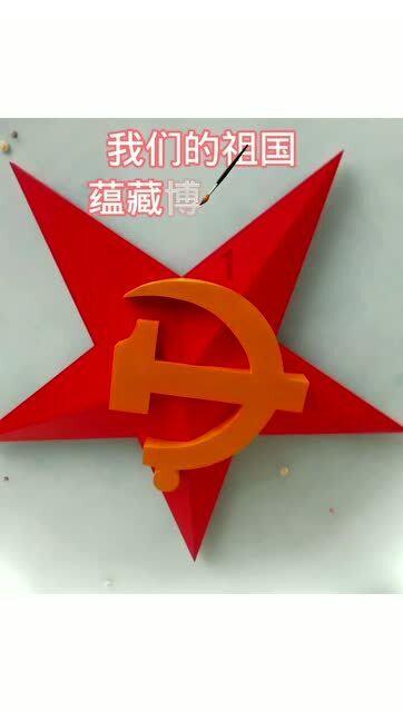 “小仙女宝宝”学走T台火了，自信满满的样子超有气场！